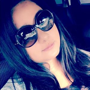 Meet your Posher, Gris